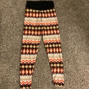 EXTREMELY soft Aztec print leggings - one size